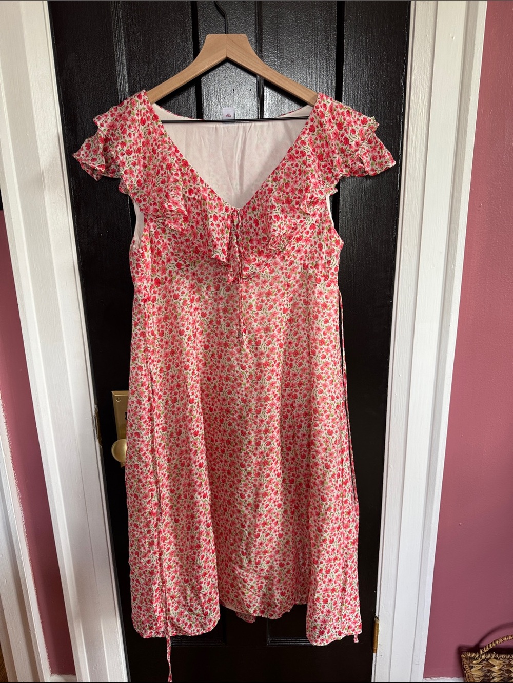 Old Navy Pink and Cream Floral Tie-Front V-Neck Blouse